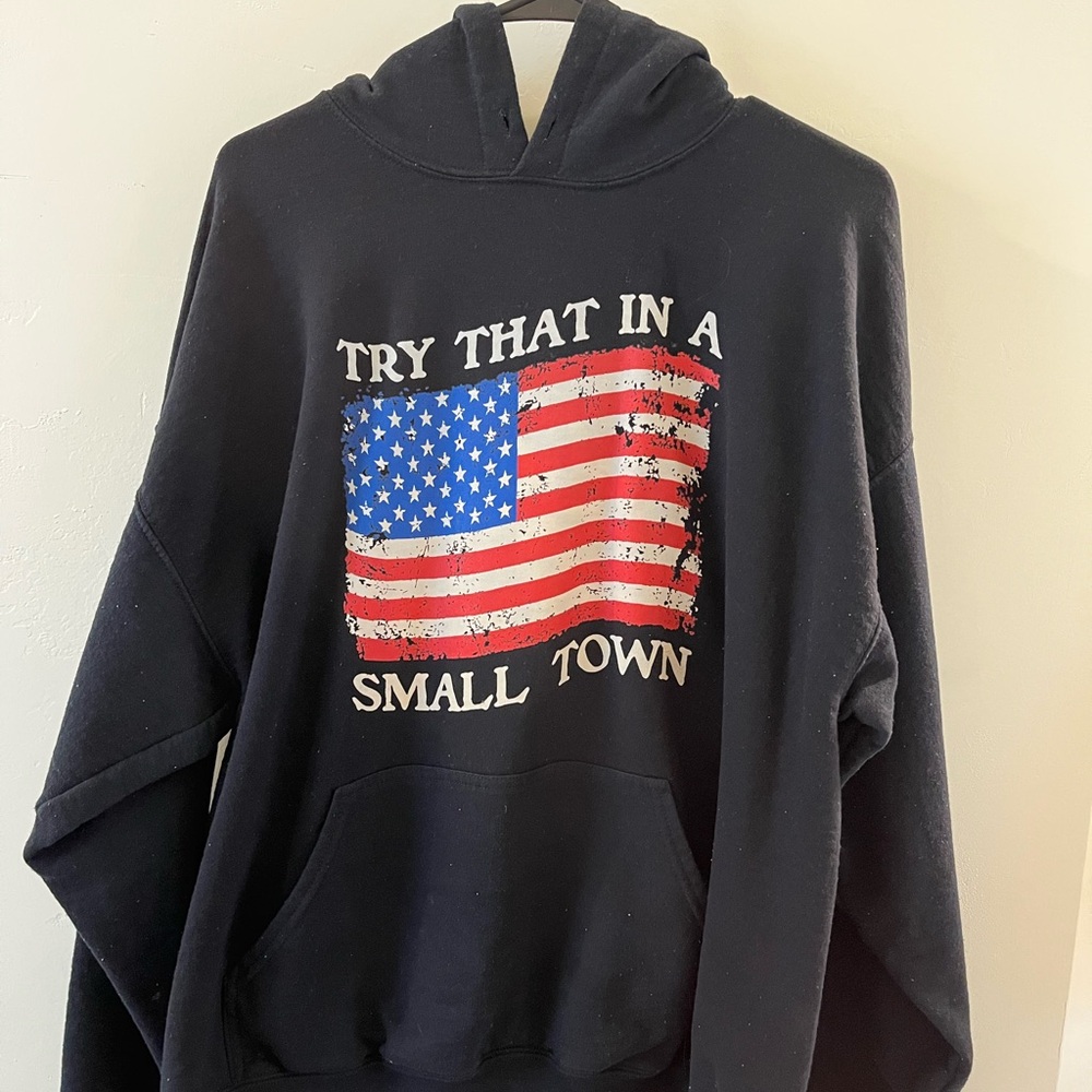 Gildan Black Hoodie with American Flag Design